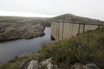 IMagen de la presa de Villagatón