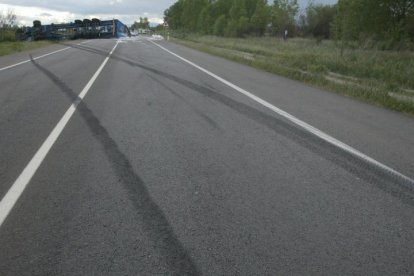 Imagen de la carretera N-120 entre San Martín del Camino  y Hospital de Órbigo.