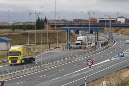 Fotografía de archivo del peaje de la AP-71 a la altura de Villadangos del Páramo