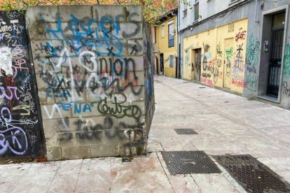 Las pintadas en los edificios tendrán bque limpiarlos los propietarios.