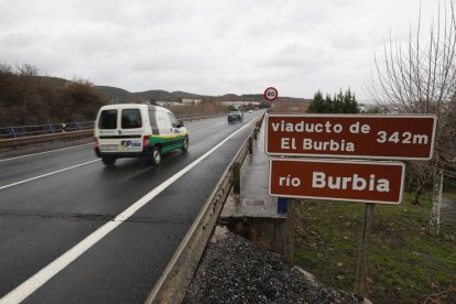 Carretera N-120 a la altura de Toral de los Vados