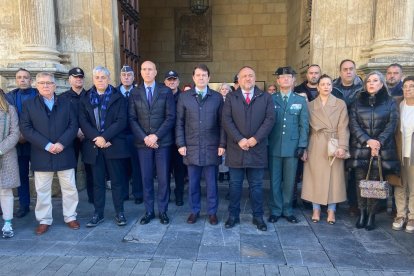 Minuto de silencio en la Diputación por David Pérez, el guardia civil de León asesinado por los narcos en Cádiz.