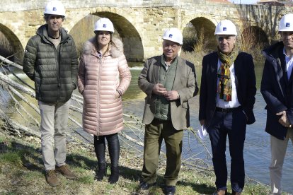 Visita del consejero de Cultura, Turismo y Deportes a Sahagún.