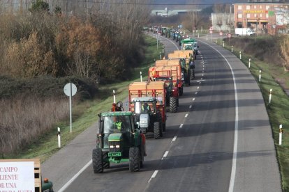 Los tractores marchan hacia Ponferrada