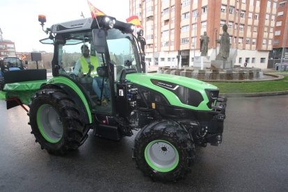 Los tractores recorren las calles de Ponferrada.