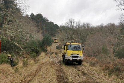 Jornada organizada por la Consejería de Medio Ambiente, Vivienda y Ordenación del Territorio, en colaboración con Renault Trucks España y Grupo Iturri, para conocer y entrenar las nuevas utilidades de los últimos camiones autobomba adquiridos para la extinción de incendios forestales, dentro del Operativo Infocal de la Junta, en Rabanal del Camino.