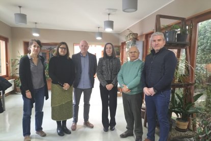 Autoridades en la apertura del programa Tándem de formación y empleo en fruticultura.