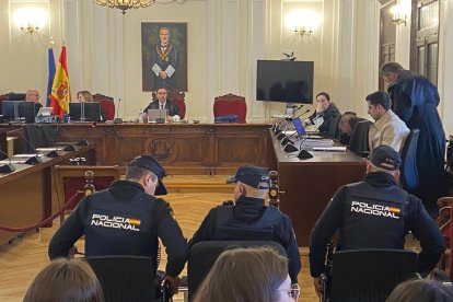 El juicio se celebra en la sala de vistas secundaria de la Audiencia.