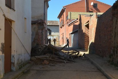 Derrumbe de una casa en Valderas.