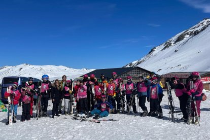 Escolares en la nieve gracias al plan de la Diputación.