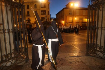 Un preso indultado en otra Semana Santa.