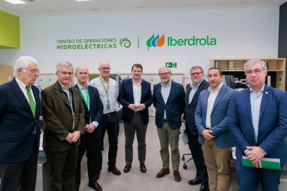 Mañueco visita el Centro de Operación Hidroeléctrico de Iberdrola en Salamanca