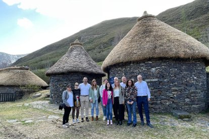 Visita institucional al Castro del Chano