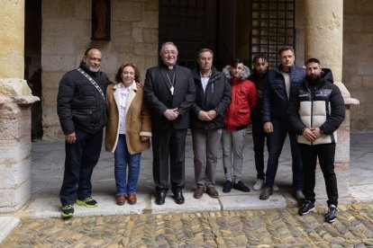 Ocho reclusos de Villahierro saldrán en la procesión, cinco del CIS, un voluntario de Cáritas y la mujer indultada