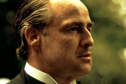 Fotograma de archivo cedido por Paramount Pictures donde aparece el actor Marlon Brandon como Vito Corleone en la película 'The Godfather' dirigida en 1972 por Francis Ford Coppola. Inmortalizado como Vito Corleone en 'The Godfather.