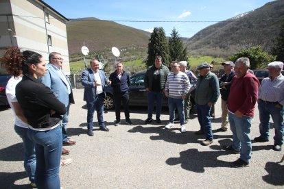 Presidente y vicepresidente de la Diputación se reunieron con representantes de los ayuntamientos y las juntas vecinales.