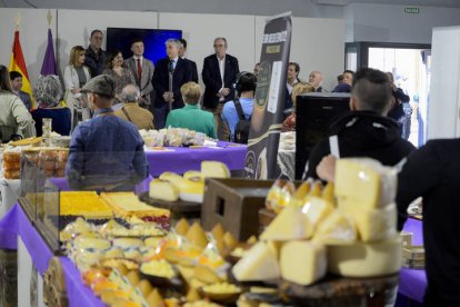 El centro Expocoyanza acoge desde este sábado hasta el domingo la tercera edición de Iberqueso, la feria del queso de España y Portugal, con 27 productores.