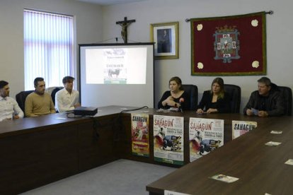 La presentación de la feria taurina tuvo lugar en el Ayuntamiento de Sahagún.