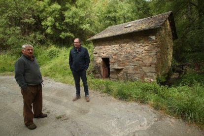 Imagenes del molinero harinero, el palomar cuadrado y el pueblo de Espanillo.