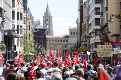 Una manifestación del 1 de mayo en León.