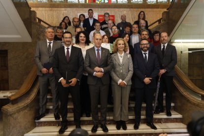 Fotos de familia de los participantes en la entrega de premios.