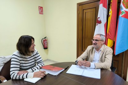 La directora general de la Ciuden y el presidente del Consejo Comarcal.