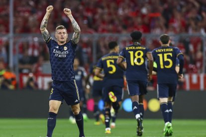 El jugador del Real Madrid Toni Kroos celebra el 0-1 durante el partido de ida de semifinales de la UEFA Champions League que han jugado Bayern Munich y Real Madrid en Múnich, Alemania.EFE/EPA/FILIP SINGER