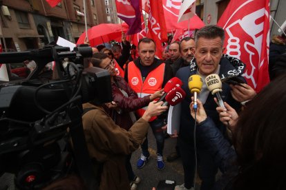 Manifestacion primero de mayo en Ponferrada foto lLuis de la Mata