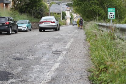 Estado de la carretera en Ambasmestas y Ruitelán, en Vega de Valcarce.