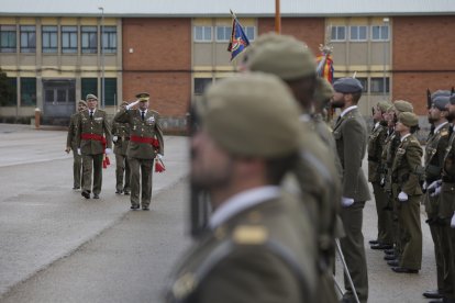 El acto castrense es el primero que dirige el nuevo jefe del Maca, el coronel Antonio Mongío Bergua, que el 18 de abril tomó el relevo a Vicente Torre.