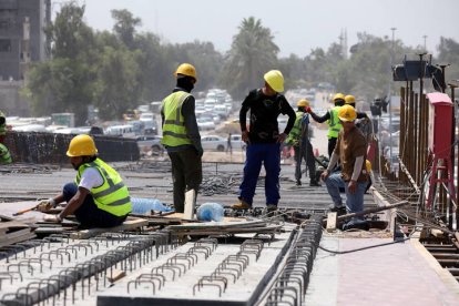 Las empresas del sector de la construcción son las más morosas a la hora de pagas sus facturas.