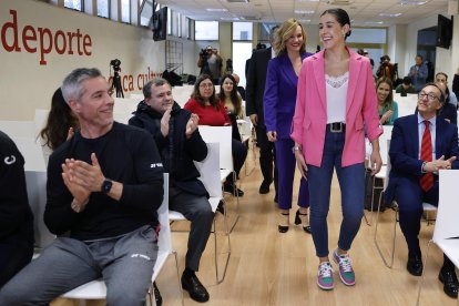 La jugadora de bádminton Carolina Marín a su llegada a la rueda de prensa tras ser reconocida con el Premio Princesa de Asturias de los Deportes 2024. EFE/ Sergio Perez