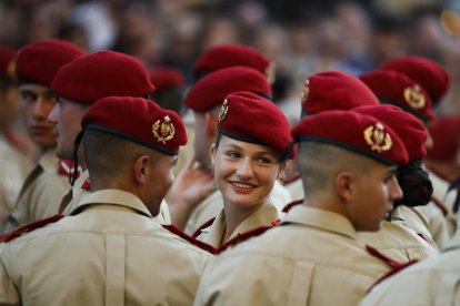 ZARAGOZA, 06/10/2023.-La princesa Leonor (c), participa con los cadetes de la Academia General Militar de Zaragoza en la ofrenda a la Virgen del Pilar, este viernes en la Basílica del Pilar de Zaragoza.- EFE/ Javier Cebollada