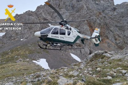 Helicóptero de rescate de la Guardia Civil.