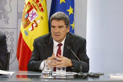 MADRID, 14/05/2024.- El ministro para la Transformación Digital y la Función Pública, José Luis Escrivá, durante la rueda de prensa posterior a la reunión del Consejo de Ministros.EFE/ Zipi