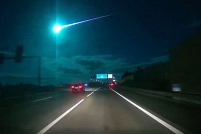 La bola de fuego vista desde el interior de un coche