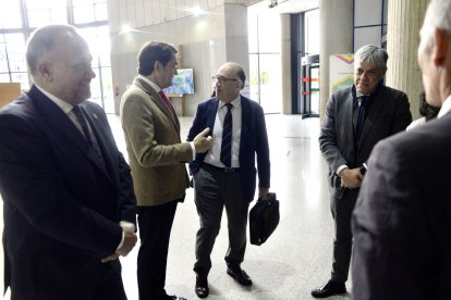 Gerardo Álvarez Courel, Juan Carlos Suárez-Quiñones, José Manuel Jiménez y Eduardo Diego, en la Delegación Territorial de la Junta en León.