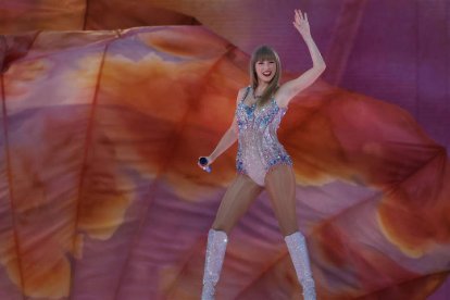 La cantante y compositora estadounidense Taylor Swift puso a más de 70.000 personas en pie en el primer gran concierto del estadio madridista.