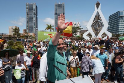 El líder de Vox, Santiago Abascal, en un mitin, hoy, en Santa Cruz de Tenerife. EFE/ Ramón De La Rocha