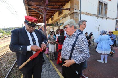 Imagen de las pasadas fiestas de Toral en Tren.