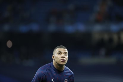 El delantero del París Saint Germain Kylian Mbappe,en el estadio Santiago Bernabéu en foto de archivo de Sergio Pérez. EFE