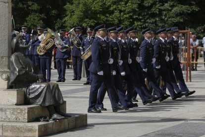 Esta distinción refleja la estrecha relación del Ejército del Aire y del Espacio con la capital leonesa.