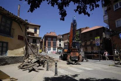 Esta vivienda fue declarada como ruina inminente tras sufrir un incendio el pasado mes de abril.