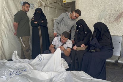 La familia Shain, de la que murieron al menos siete personas, seis de ellos menores de edad, tras el bombardeo.