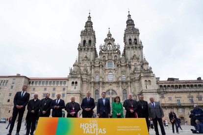 Inauguración de la exposición ''Hospitalitas'' de La Fundación de Las Edades del Hombre en Santiago de Compostela. Participan los presidentes de la Junta de Castilla y León y la Xunta de Galicia, Alfonso Fernández Mañueco y Alfonso Rueda; el arzobispo de Burgos, en representación de la Fundación, Mario Iceta; el arzobispo de Santiago, Francisco José Prieto, y la alcaldesa de Santiago, Goretti Sanmartín.