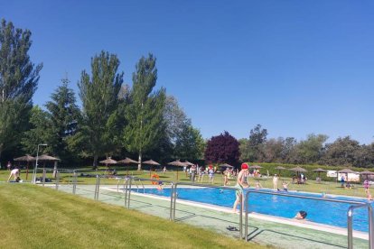 Las piscinas municipales de Cuadros se encuentran a tan sólo 15 minutos de León.