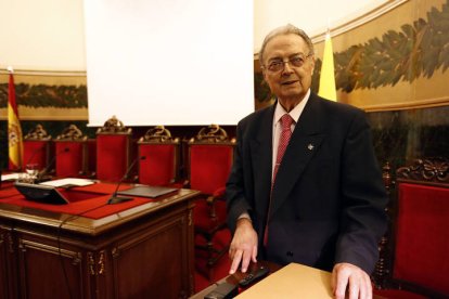 Guillermo Suarez, en Academia de Medicina de Madrid donde abordó la problemática del ébola.