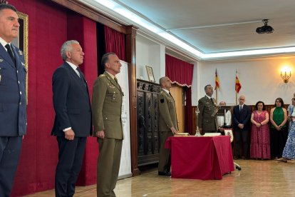 Toma de posesión del nuevo subdelegado de Defensa en León.