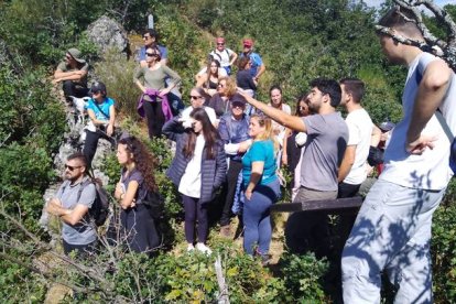 Una de las visitas guiadas realizadas en la Reserva de la Biosfera Alto Bernesga.