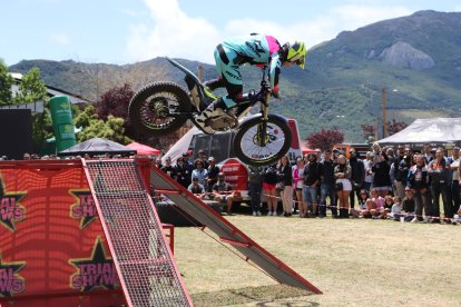 Uno de los pases de las exhibiciones de trial en el festival.